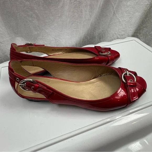 STUART WEITZMAN Chitchat Peep Toe Women’s 7.5 Red Patent Leather Flats - Picture 4 of 10